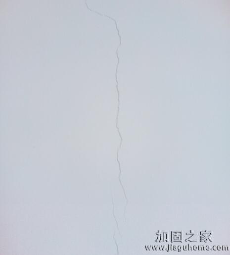 墻面居然有裂縫,有沒(méi)有必要做加固補(bǔ)強(qiáng)