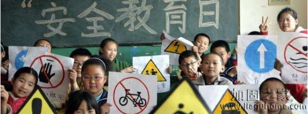 尿停電梯男孩恢復(fù)，電梯安全意識是最大的隱患。