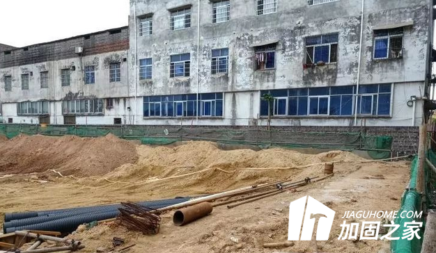 周邊施工導(dǎo)致樓房墻體開裂 地基下沉或傾斜該怎么辦？