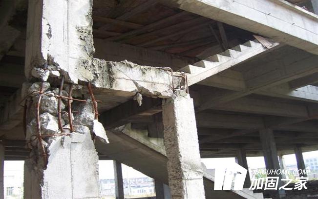 對于地震的破壞性，房屋需要做好抗震加固